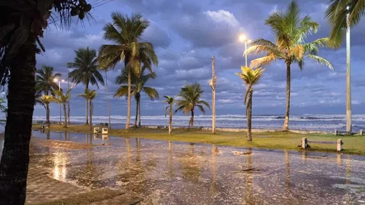 País segue em alerta para chuvas fortes das regiões de Santos (SP) a Porto Seguro (BA)