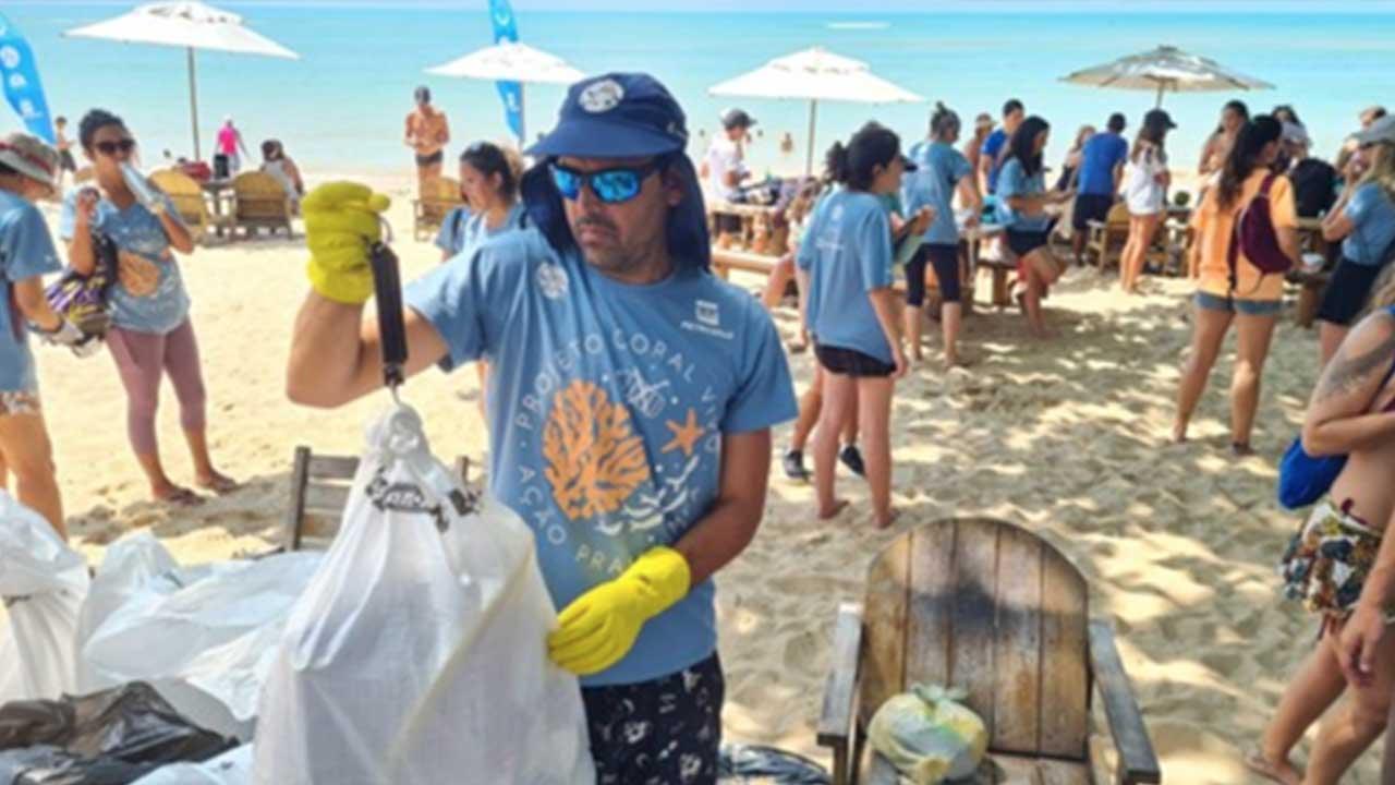 Parceria da Rede Biomar com o Projeto Coral Vivo marca o Dia Mundial de Limpeza de Rios e Praias, o CleanUp Day