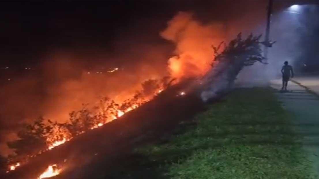 Cabrália: Um incêndio criminoso no Mirante transforma paisagem urbana em labaredas infernais