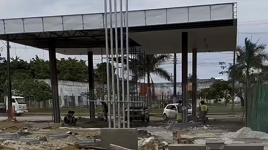 Posto de combustível é construído mesmo sem autorização em Porto Seguro