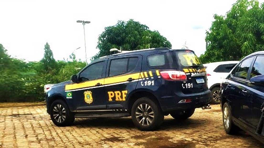 Carro de locadora furtado em Porto Seguro é recuperado pela PRF em Paulo Afonso
