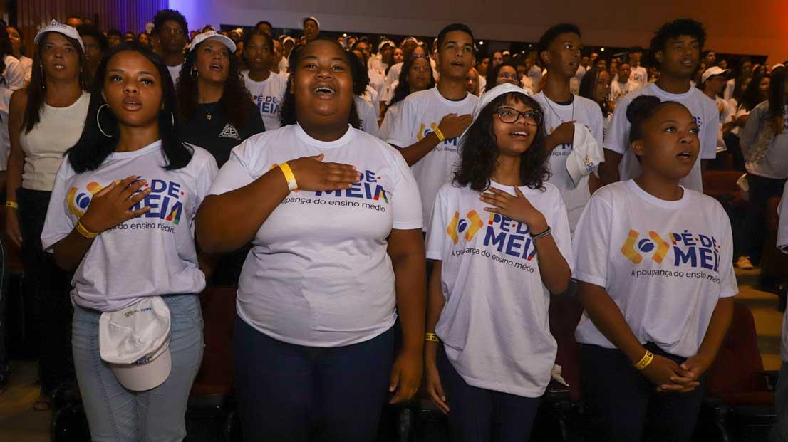 Começa hoje pagamento de R$ 200 da primeira parcela do Pé-de-Meia