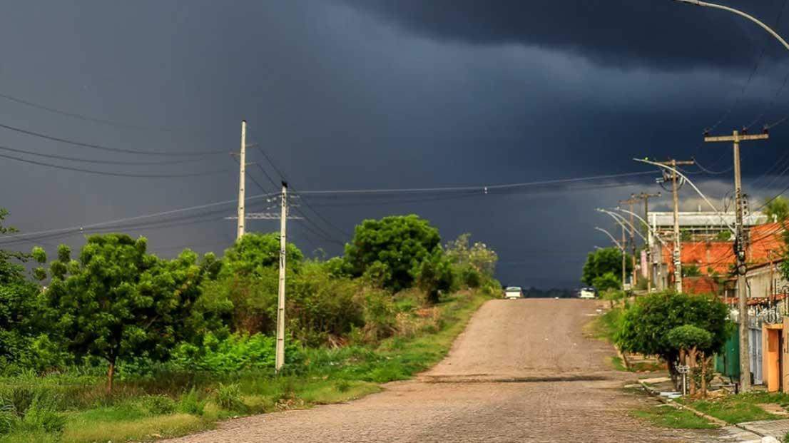 Inmet emite novo alerta de chuvas intensas em Porto Seguro, Cabrália, Eunápolis, Belmonte, Itapebi, Itagimirim e outras cidades