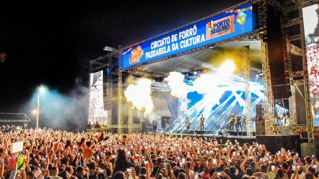 Luan Santana e Eduardo Costa são confirmados como atrações principais do São João em Porto Seguro