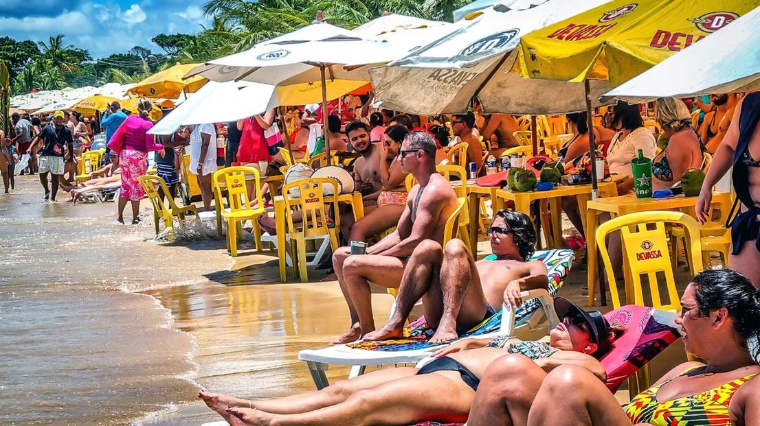 Brasil lucra mais de R$ 30 bilhões com o turismo estrangeiro em 2024; Porto Seguro é o destino preferido
