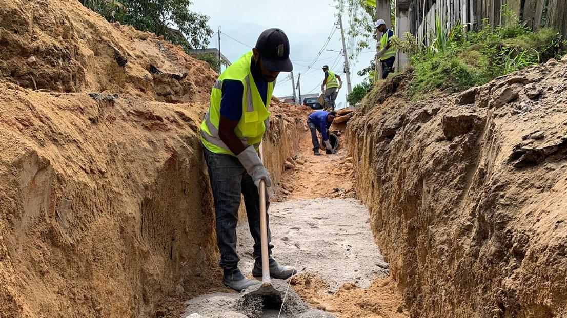 Obras por toda cidade: Prefeitura realiza recuperação da ladeira do Alecrim, em Eunápolis