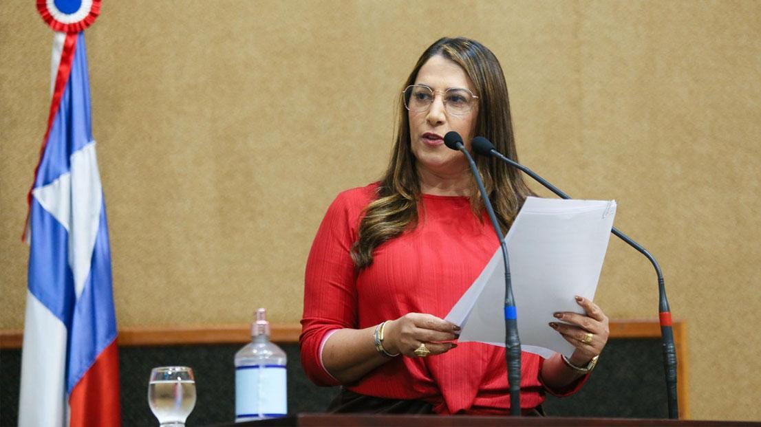 Deputada Cláudia Oliveira defende isenção de IPVA para veículos elétricos e híbridos; confira