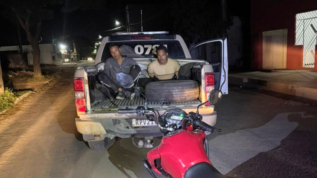 DUPLA QUE TENTOU MATAR PM E ACUSADA DE ROUBOS DE MOTOS É PRESA EM EUNÁPOLIS