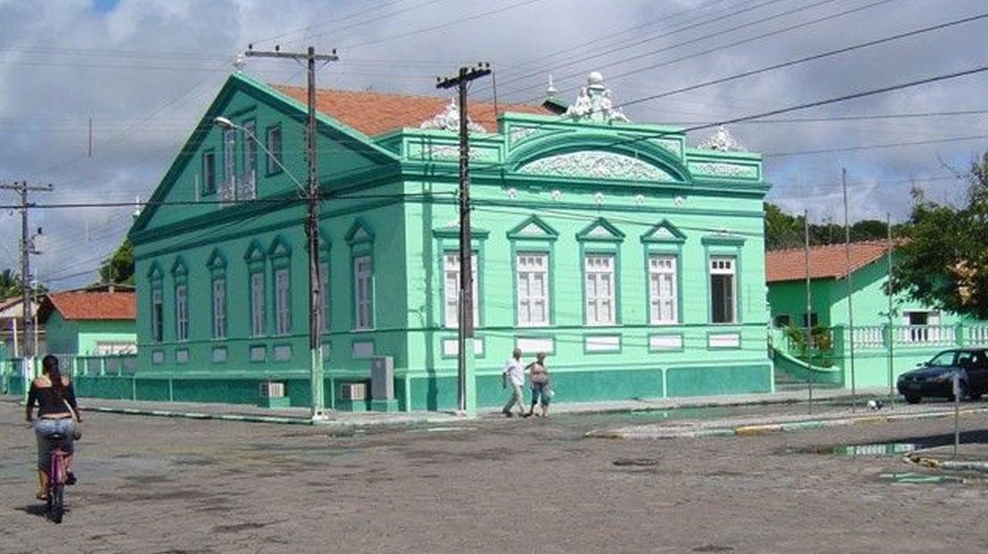 Justiça da Bahia determina reintegração de servidores afastados ilegalmente pela Prefeitura de Belmonte