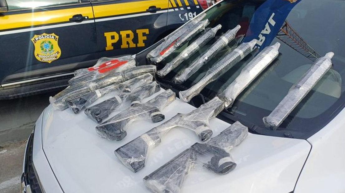 Polícia Rodoviária Federal Intercepta armamento pesado em Teresópolis com destino a Porto Seguro