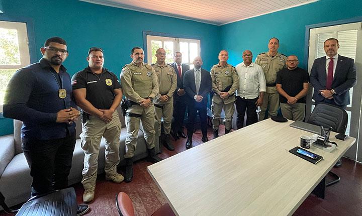 Cúpula da segurança pública regional se reúne com prefeito Girlei Lage; Confira