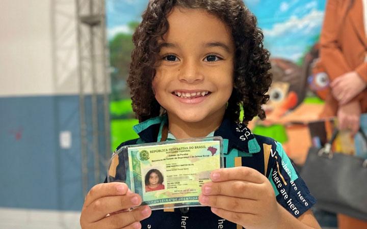 Crianças de Porto Seguro, Eunápolis e Teixeira de Freitas podem obter Carteira de Identidade gratuitamente pelo SAC