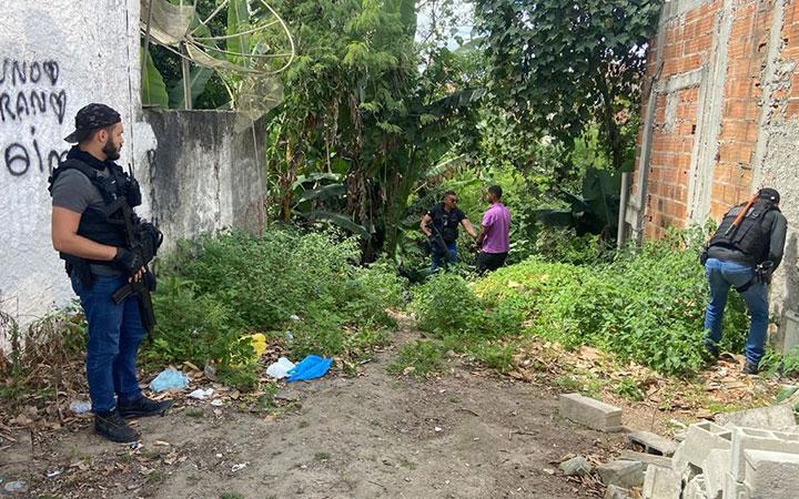Drogas apreendidas e criminosos presos durante Operação Cativeiro em Eunápolis; Veja