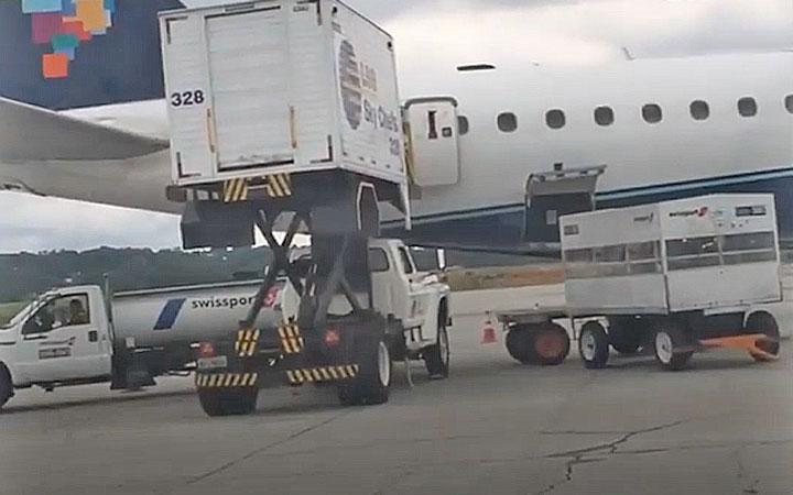 Avião da Azul faz retorno inesperado após decolagem em Porto Seguro; Saiba motivo