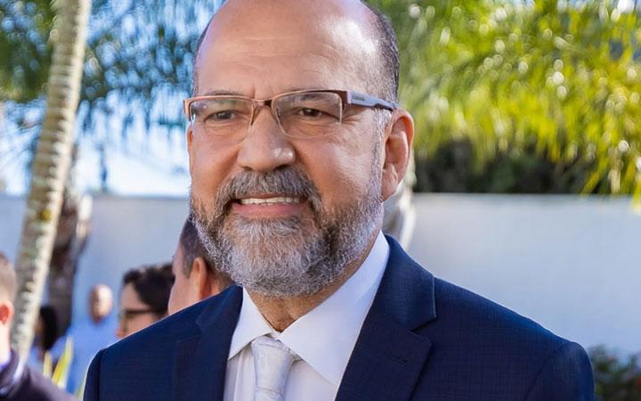 Decisão unânime do STF garante a permanência de Robério Oliveira no cargo de prefeito de Eunápolis; veja