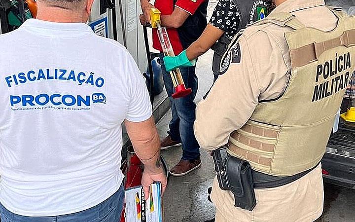 Força-tarefa da Operação Combustível Legal autua postos de Porto Seguro e Eunápolis; Confira