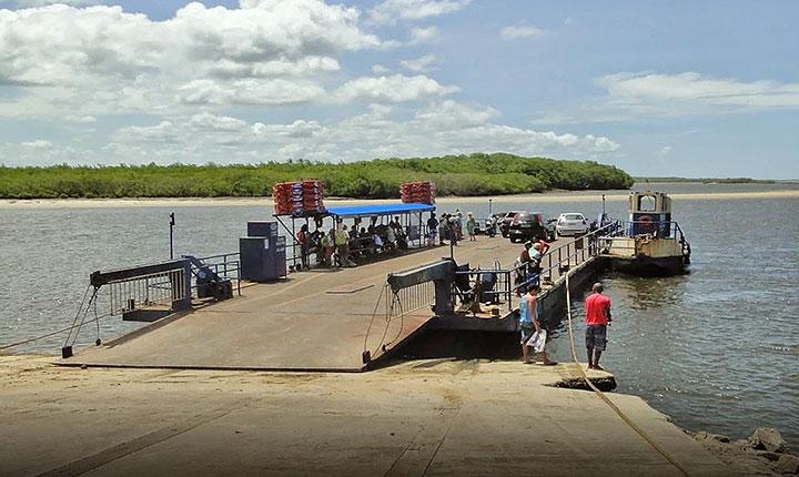 Belmontenses se revoltam e cobram tarifa de nativo na balsa de Santa Cruz Cabrália