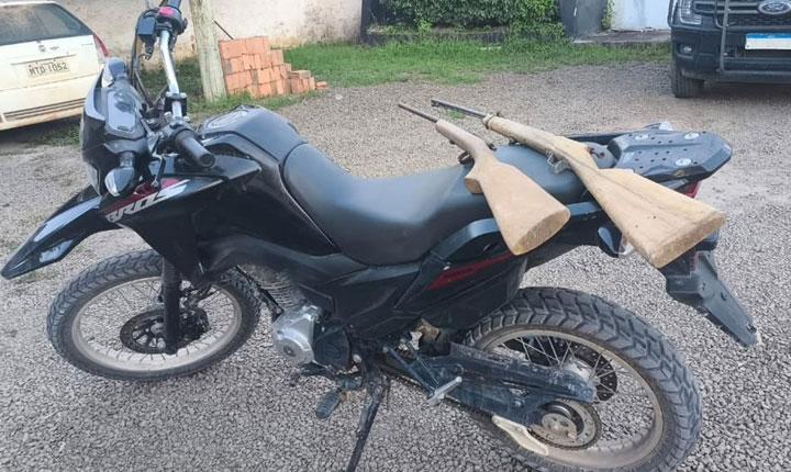 CIPE/Mata Atlântica apreende moto adulterada e armas na zona rural de Itabela