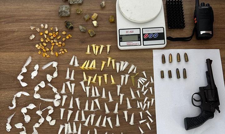 Confronto com a polícia termina com suspeito morto, arma e drogas apreendidas em Belmonte