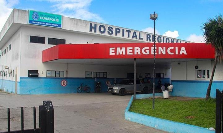 Homem em situação de rua é esfaqueado e fica em estado grave em Eunápolis; Veja