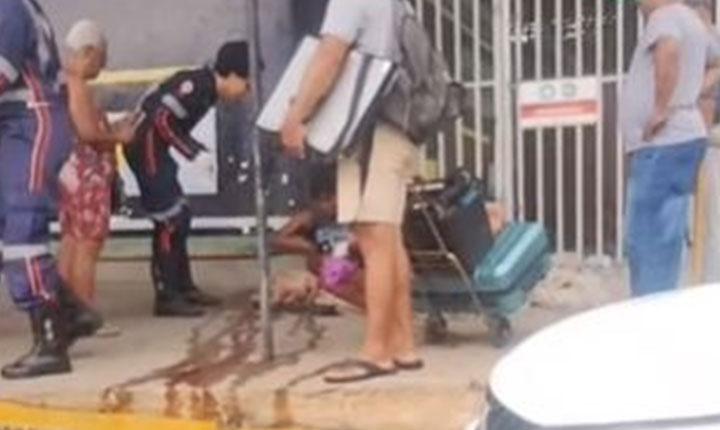 Mulher entra em trabalho de parto e dá à luz na rodoviária de Ilhéus; Veja vídeo