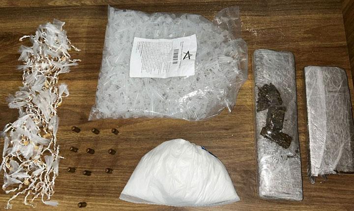polícia Militar realiza apreensão de drogas e munições durante patrulhamento em Coroa Vermelha