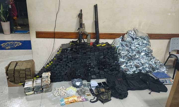 Operação da Polícia Militar em Eunápolis termina com dois suspeitos mortos e grande apreensão de drogas; Veja vídeo