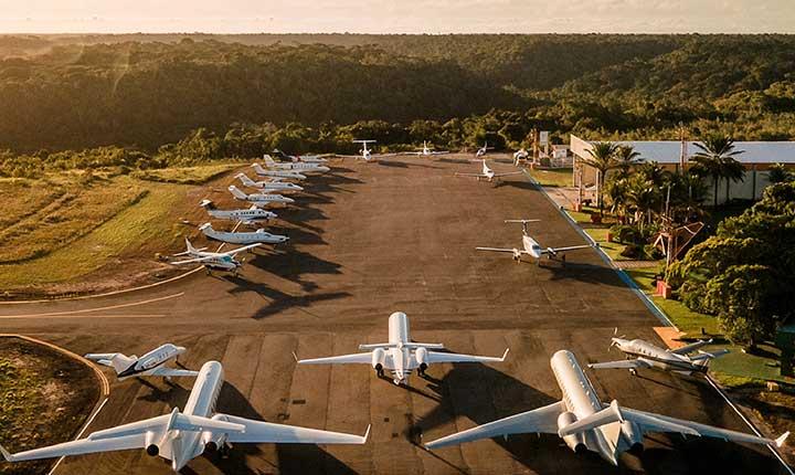 Trancoso ganha destaque com BOOM dos jatinhos particulares e turismo de luxo no Brasil