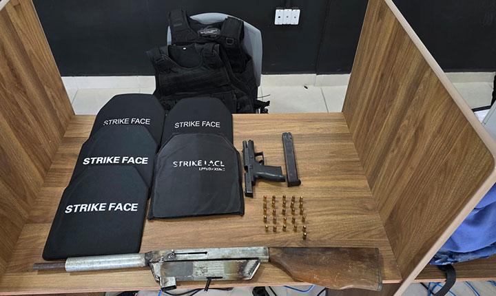 CIPE/Mata Atlântica apreende armas e veículo roubado em Arraial d’Ajuda