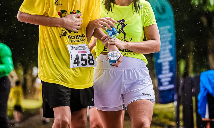 2ª edição da Autismo Run Viver Saúde reúne centenas de atletas em Eunápolis e reforça a importância da inclusão
