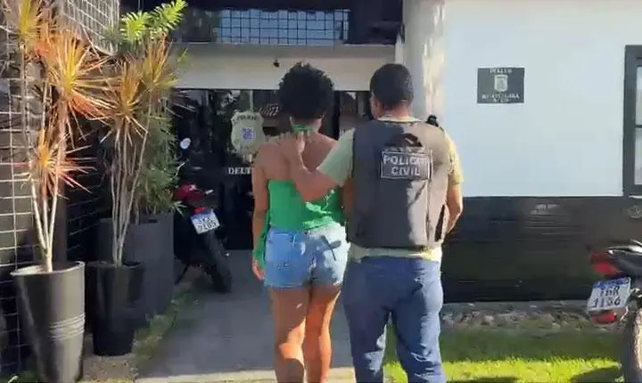 Camareira de Cabrália é presa suspeita de furtar hóspedes em pousada de Porto Seguro