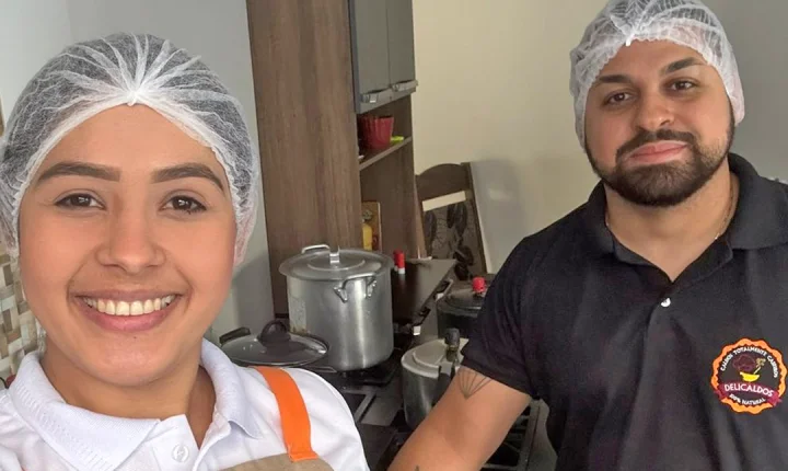 Casal de Eunápolis larga emprego para vender caldos por delivery e fatura R$ 100 mil; Veja vídeo