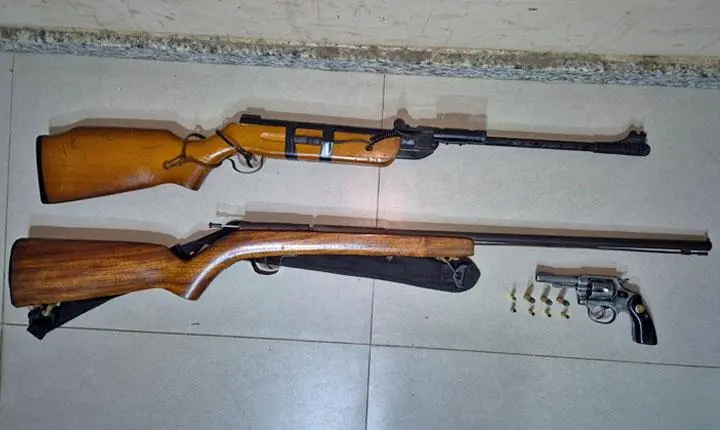 CIPE/Mata Atlântica apreende armas de fogo após denúncia de tiros na zona rural de Itagimirim