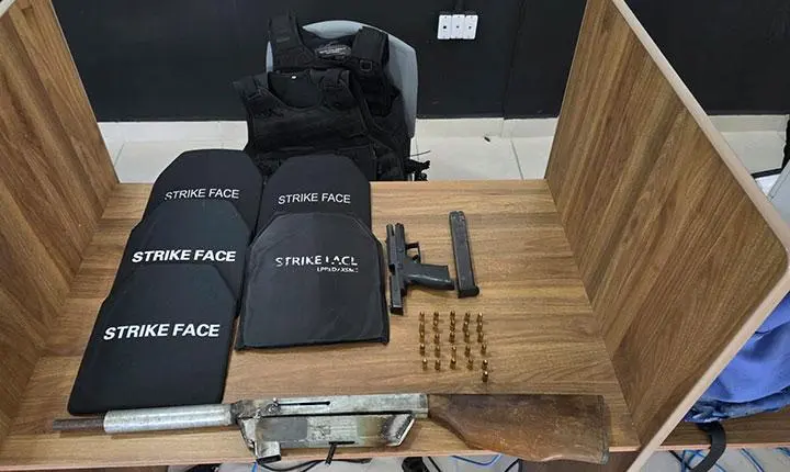 CIPE/Mata Atlântica apreende armas e veículo roubado em Arraial d’Ajuda