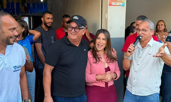 Cláudia Oliveira entrega ambulância para São João do Panelinha e fortalece a saúde de Camacã