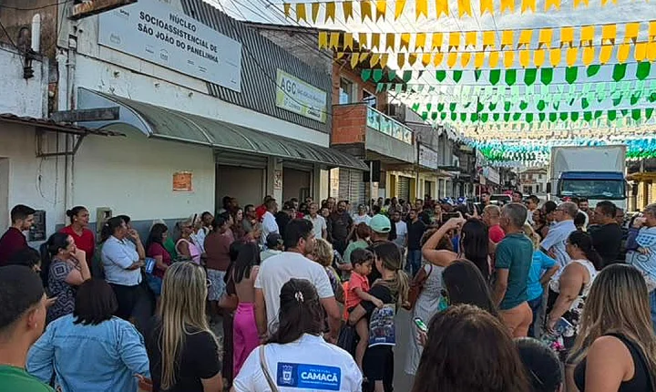 Cláudia Oliveira entrega ambulância para São João do Panelinha e fortalece a saúde de Camacã