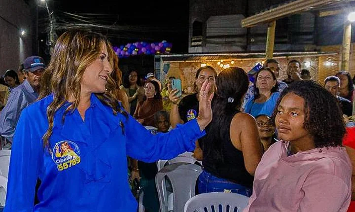 Cláudia Oliveira reúne centenas de mulheres em Porto Seguro em encontro de diálogo e fortalecimento feminino