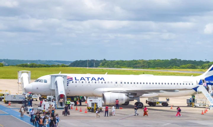 Com crescimento de 14% na movimentação e 177 voos extras, Aeroporto Internacional de Porto Seguro espera receber 249 mil viajantes no mês de dezembro