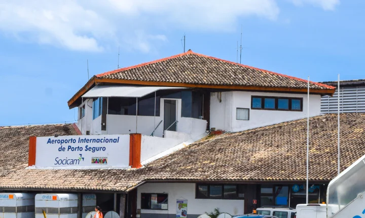 Com crescimento de 14% na movimentação e 177 voos extras, Aeroporto Internacional de Porto Seguro espera receber 249 mil viajantes no mês de dezembro