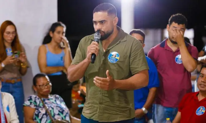 Com forte apoio popular, Arraial d’Ajuda reúne lideranças em encontro com Cláudia Oliveira
