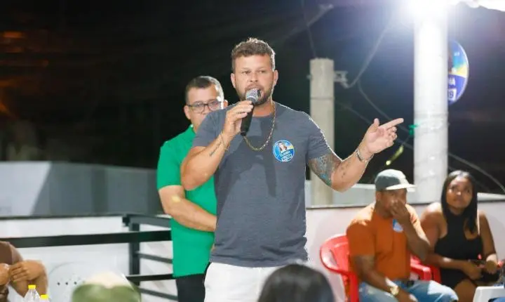 Com forte apoio popular, Arraial d’Ajuda reúne lideranças em encontro com Cláudia Oliveira