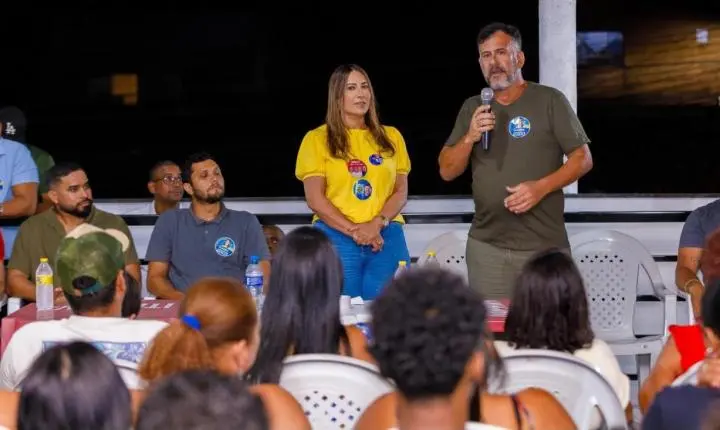 Com forte apoio popular, Arraial d’Ajuda reúne lideranças em encontro com Cláudia Oliveira