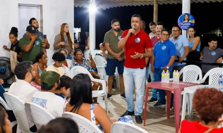 Com forte apoio popular, Arraial d’Ajuda reúne lideranças em encontro com Cláudia Oliveira