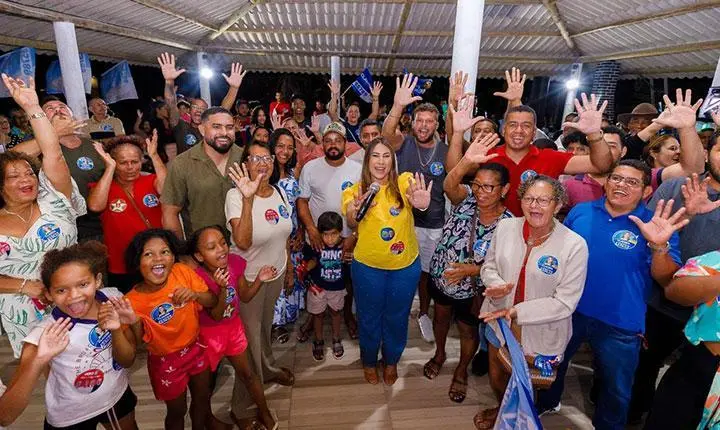 Com forte apoio popular, Arraial d’Ajuda reúne lideranças em encontro com Cláudia Oliveira