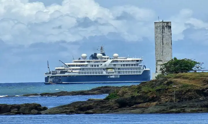 Cruzeiro de luxo retorna ao Brasil e fará paradas em Trancoso, Itacaré e Abrolhos; Confira