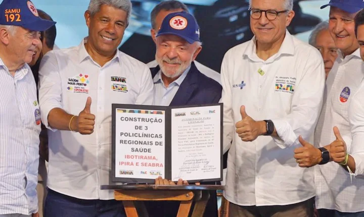 Deputada Cláudia Oliveira recebe ambulância e equipamentos para reforçar a saúde de Eunápolis; Veja