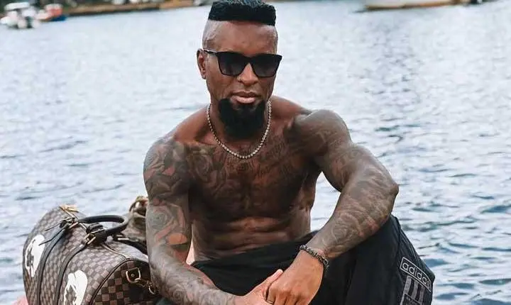 Ex-jogador Zé Roberto escolhe a tranquilidade de Caraíva para aproveitar o feriado; Vejas as imagens 