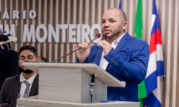 Félix Mendonça participa de grande ato político em Santa Cruz Cabrália e destaca mais de R$ 7 milhões em emendas