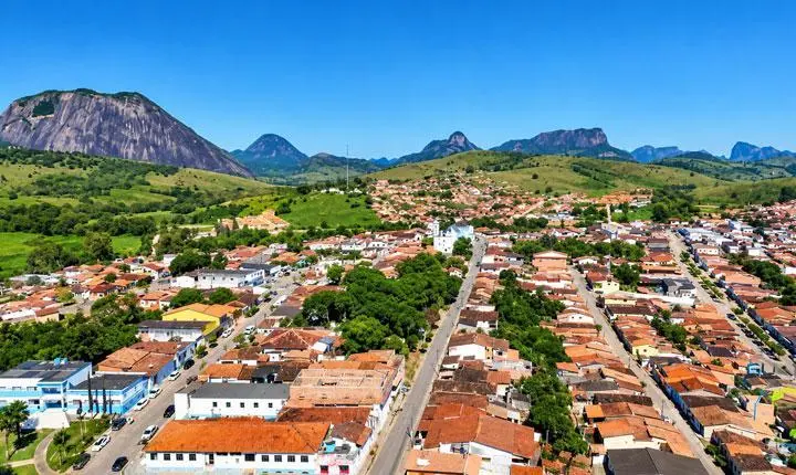 Guaratinga está entre as 10 cidades da Bahia com maior taxa de analfabetismo, aponta IBGE