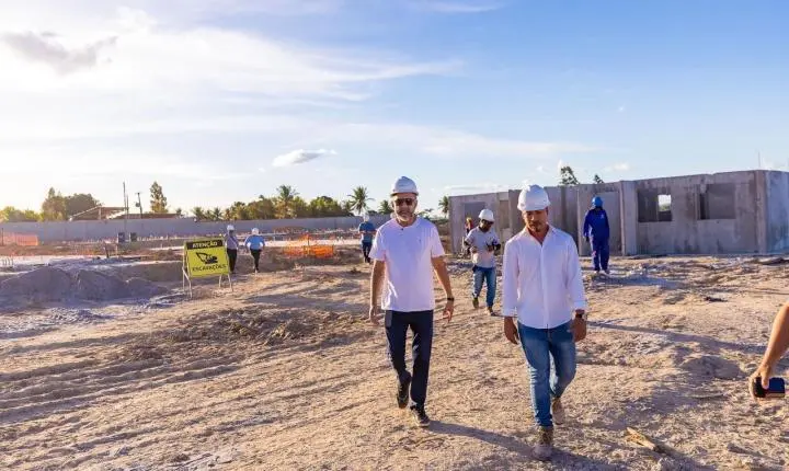 No dia de seu aniversário, prefeito Robério apresenta obras de cerca de 500 casas do Minha Casa, Minha Vida